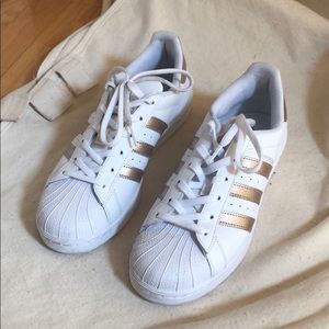 EUC Adidas White Rose Gold superstar